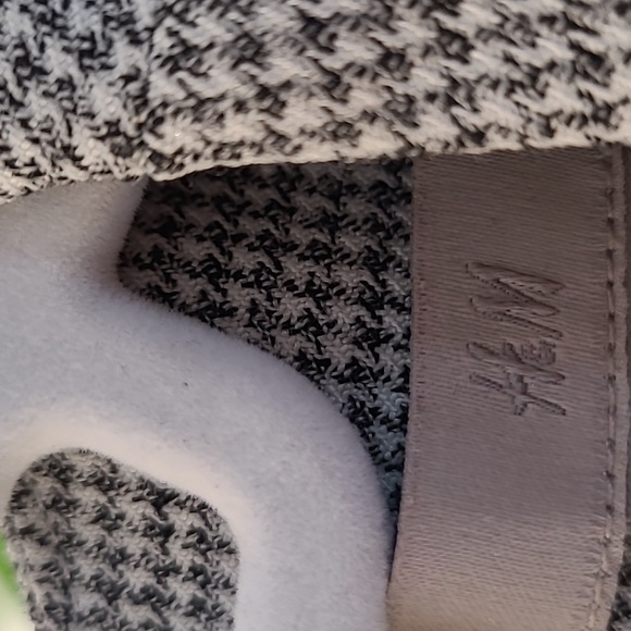 Dress by HnM - Picture 3 of 8